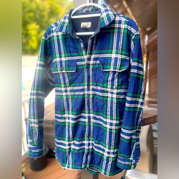 L.L Bean Button Down Shirt men’s size M - Picture 2 of 11